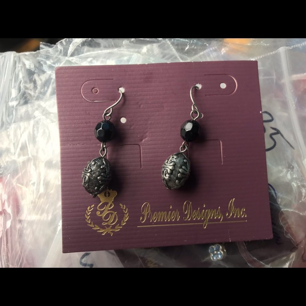 10 pair of vintage premier designs earrings new